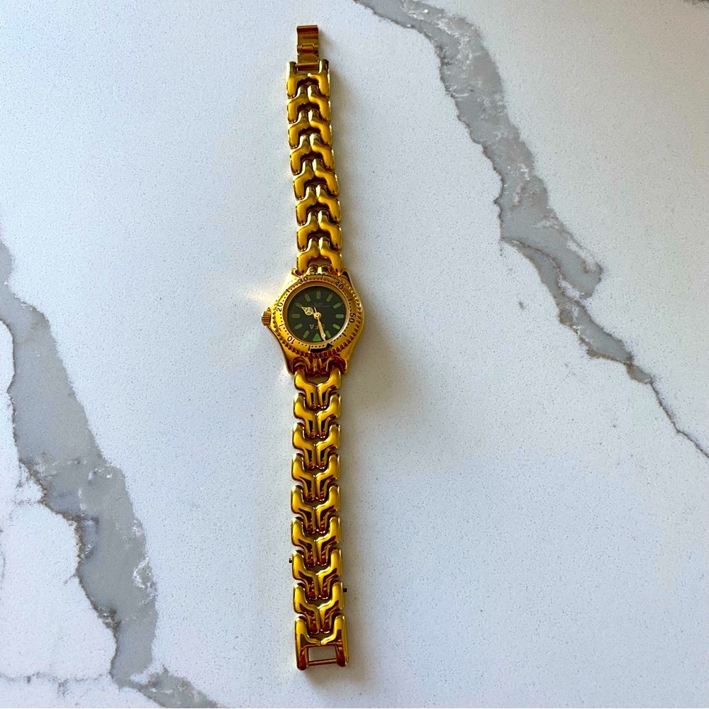 SFA Saks Fifth Avenue Watch Water Resistant 3ATM Gold Toned Chainlink